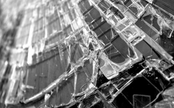 На трассе в Рогнединском районе фургон съехал с дороги