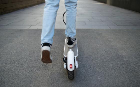 Машина сбила мужчину на моноколесе в брянском посёлке