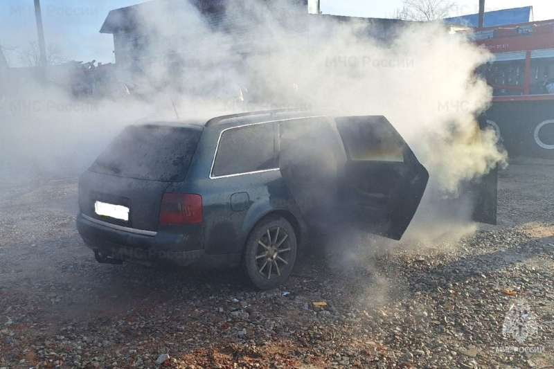 Легковой автомобиль сгорел в Сураже 