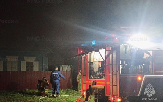 Спасатели вытащили из горящего дома человека в Мглинском районе