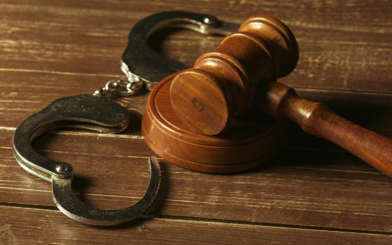 Кражу денег у пенсионерки раскрыли полицейские в Брянске