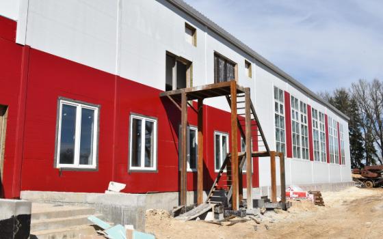 Новый физкультурно-оздоровительный комплекс в Брасово готов на 70%