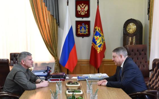 Брянский губернатор встретился руководителем департамента Минобороны РФ