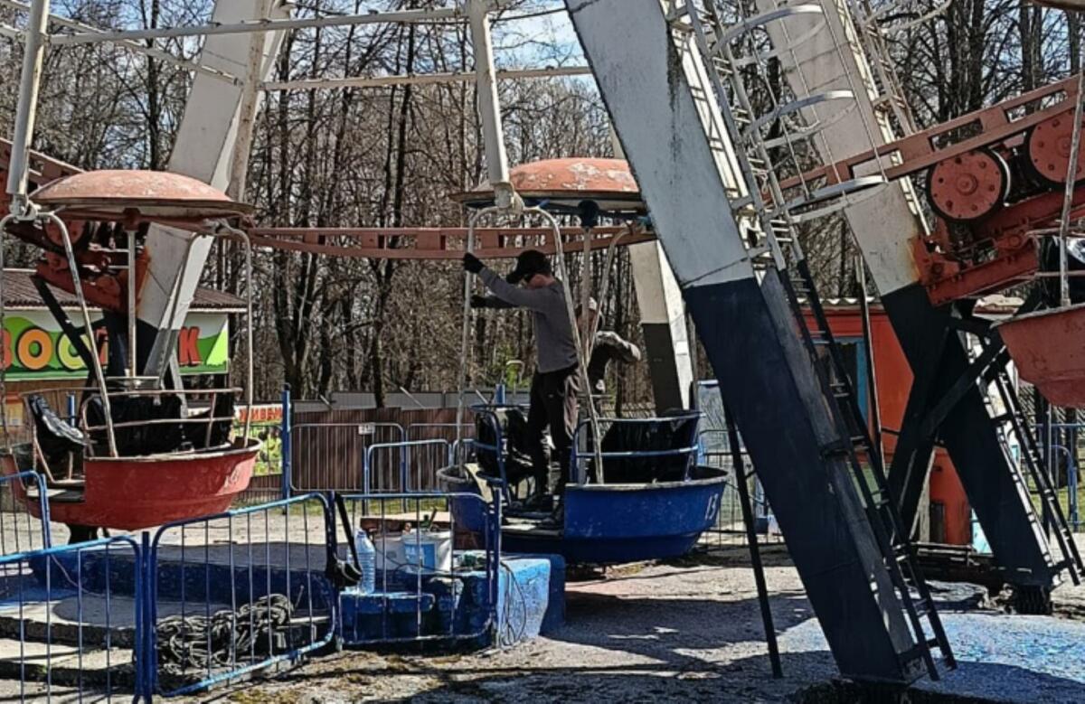 Старое «Колесо обозрения» в Брянске снова запускают. Новое — не дождались