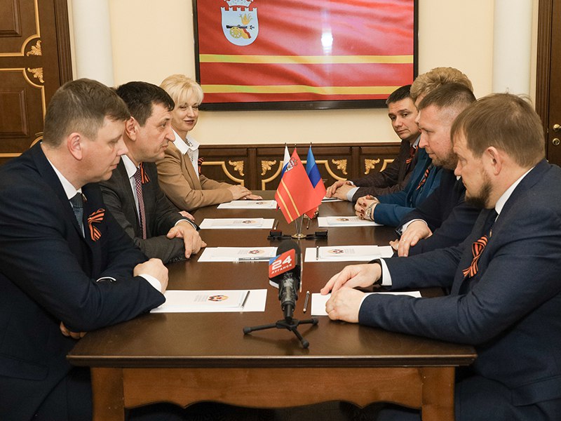 Дружбу скрепили соглашением