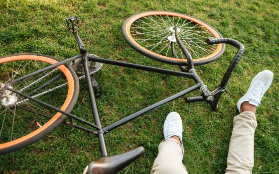 Мотоциклист сбил велосипедистку в Брянске