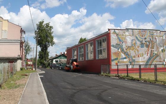 Две дороги к Брянскому медколледжу почти отремонтировали по нацпроекту