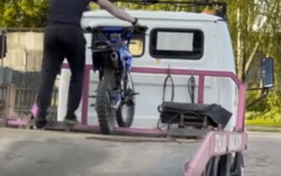 Подростка на питбайке задержали сотрудники ГИБДД в брянском посёлке