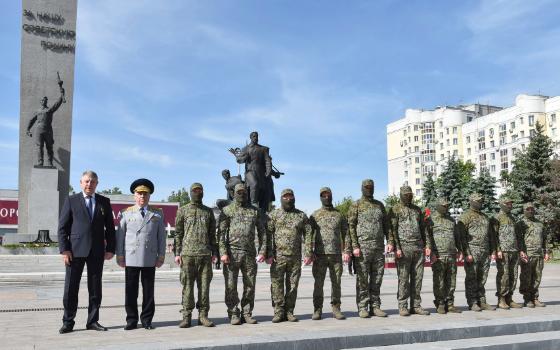 Брянский губернатор поздравил пограничников