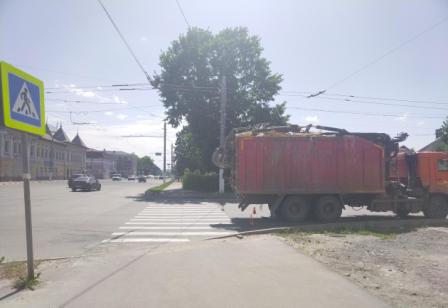 «КамАЗ» сбил пенсионерку на переходе в Брянске