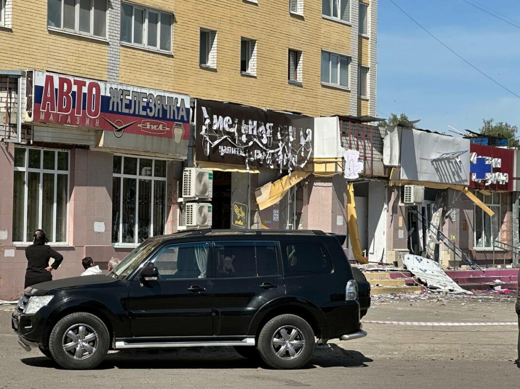 Брянск приходит в себя после масштабной атаки дронов: репортаж с места событий