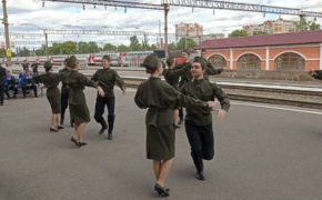 Всероссийская акция «Вальс Победы» прошла на вокзале Брянск-Орловский