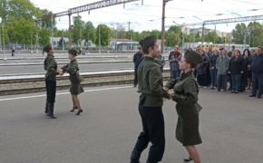Всероссийская акция «Вальс Победы» прошла на вокзале Брянск-Орловский