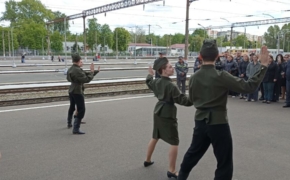 Всероссийская акция «Вальс Победы» прошла на вокзале Брянск-Орловский