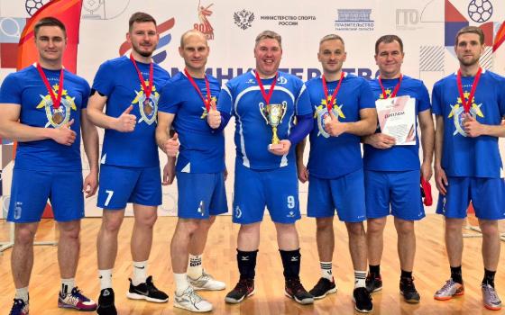 Брянские следователи стали бронзовыми призёрами турнира по волейболу