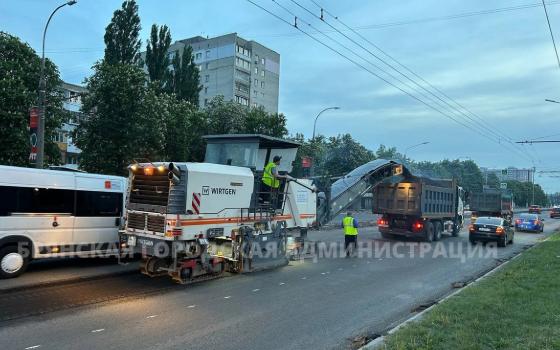 Московский проспект в Брянске подрядчик ремонтирует круглосуточно
