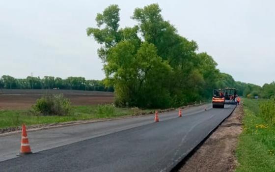 Более 10 километров трассы Погар-Стародуб ремонтируют по нацпроекту