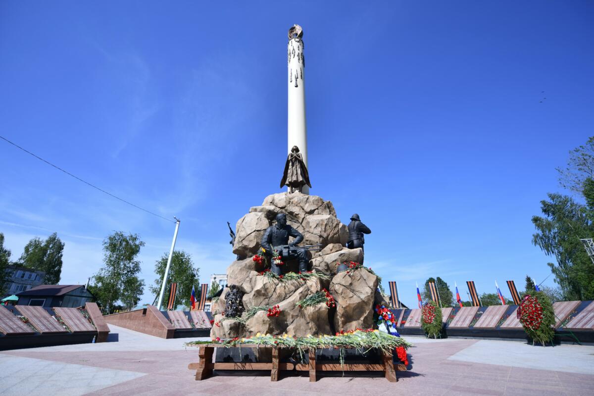 «Небесный батальон» на общей плите
