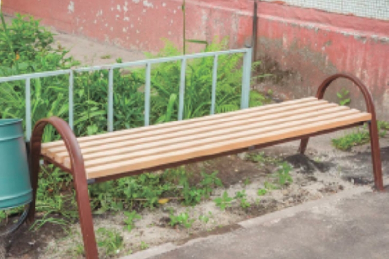 В Брянске из семи дворов пока отремонтировали два, и один уже забраковали 