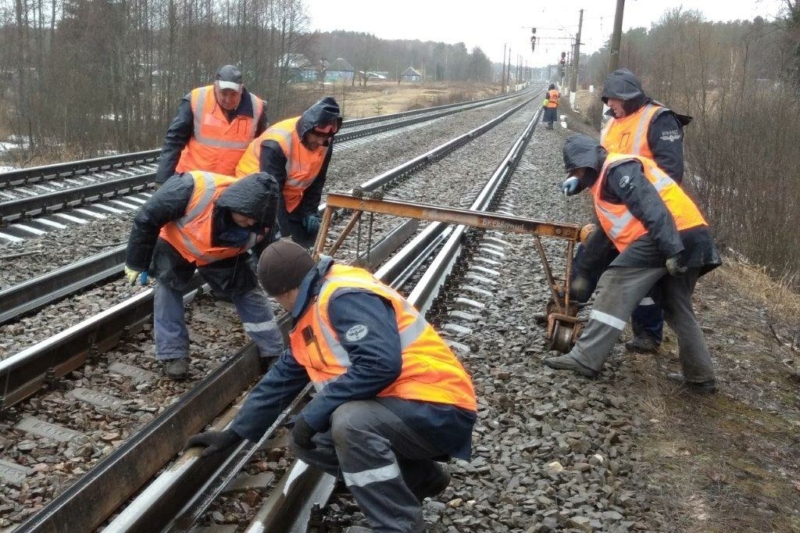 Железнодорожники начали второй этап капитального ремонта пути на перегоне Судимир – Палики 