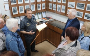 Ветераны-железнодорожники возложили цветы к мемориалу у «Голубого моста» в Брянской области