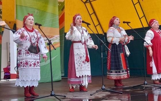 Брянский ансамбль выступил на фестивале белорусской песни и поэзии