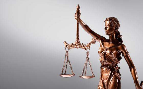 Суд отправил брянца в колонию за вымогательство и грабёж