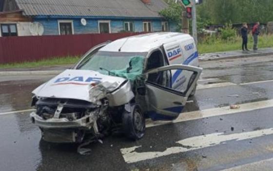 Водитель пострадал в аварии в Большом Полпино 