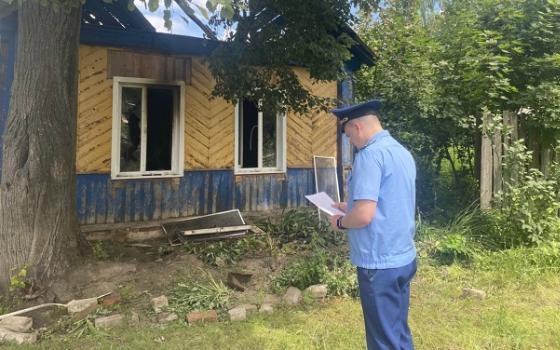 Брянские следователи возбудили уголовное дело о гибели двух человек на пожаре