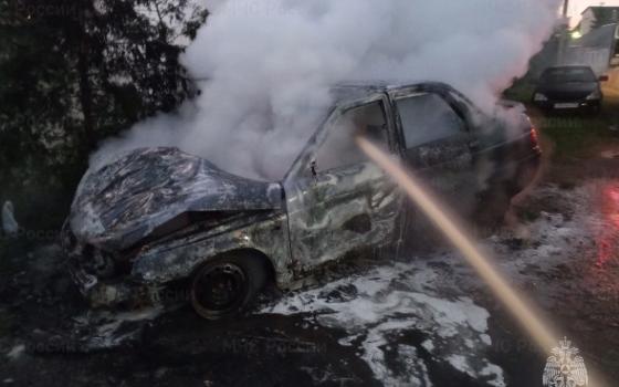 Автомобиль сгорел в Дятьково