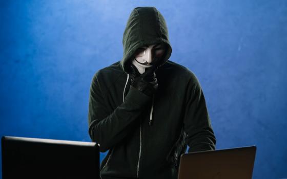 Лжеэксперты по инвестициям похитили у брянцев почти четыре миллиона рублей
