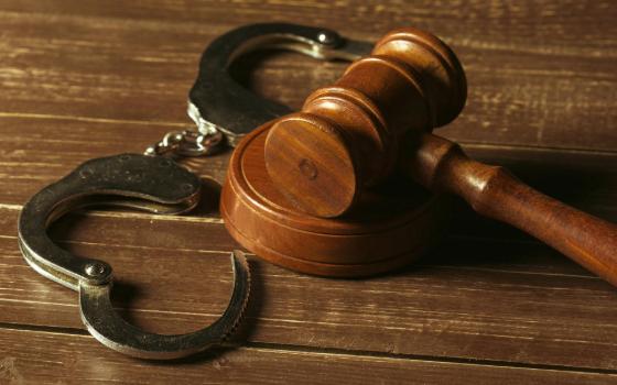 Брянца задержали полицейские за обман восьми таксистов