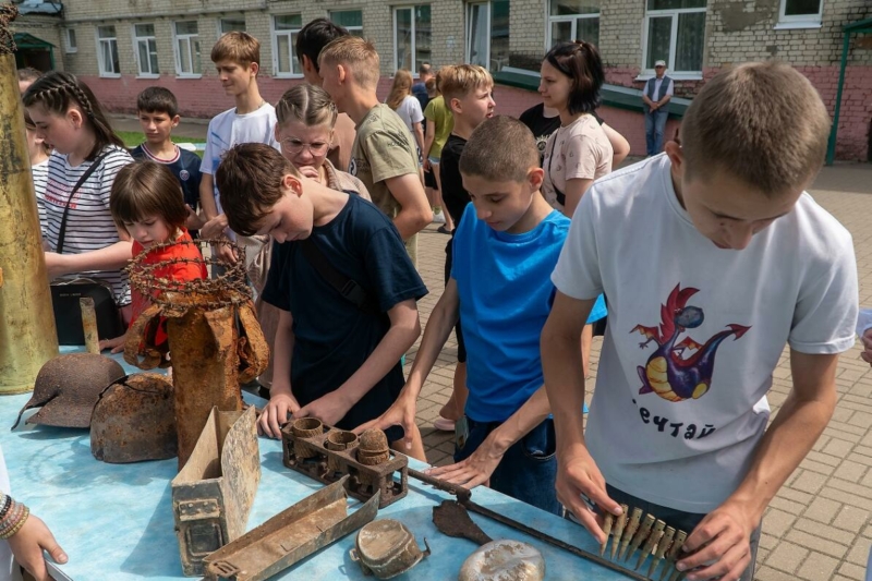 Праздник дружного детства
