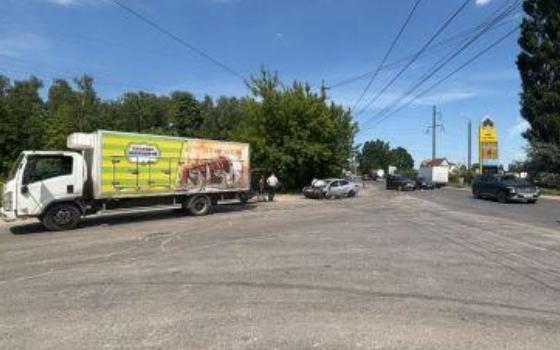 Мужчина и ребёнок пострадали при столкновении четырёх машин в Брянске