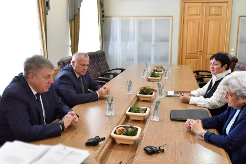 Брянский губернатор встретился с председателем Профсоюза работников агрокомплекса 