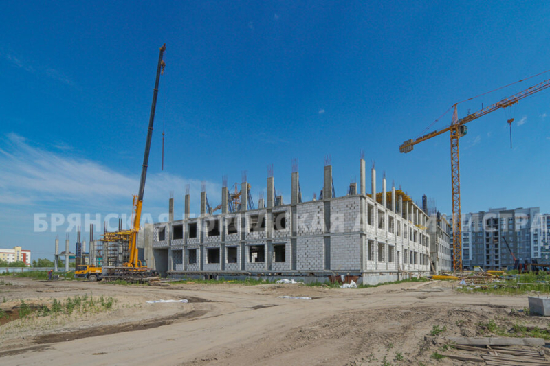 Новая брянская школа строится на месте бывшего аэропорта 