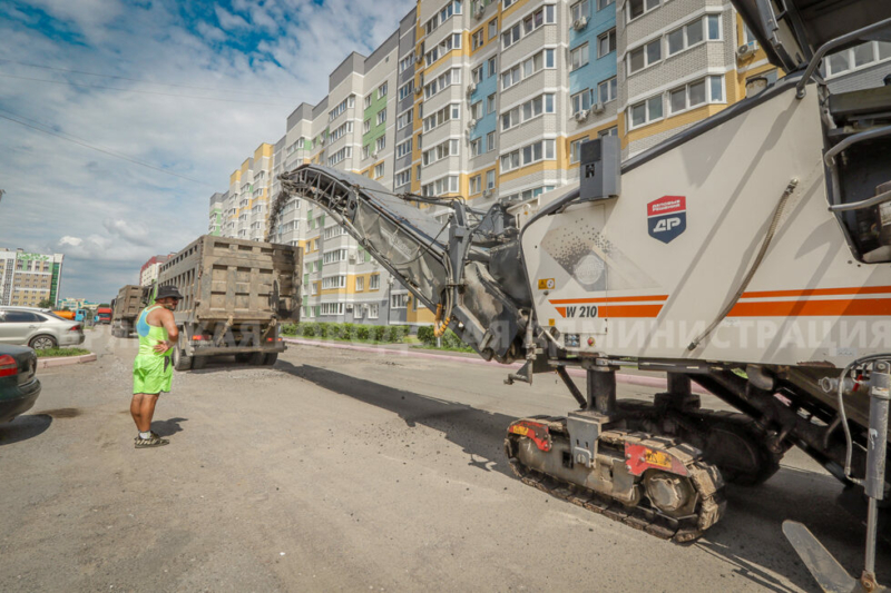 В Брянске продолжается капремонт на улице Строкина 