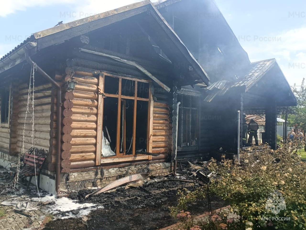 В Клинцах спасатели потушили жилой дом