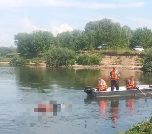 В реке под Брянском водолазы обнаружили труп неизвестного мужчины