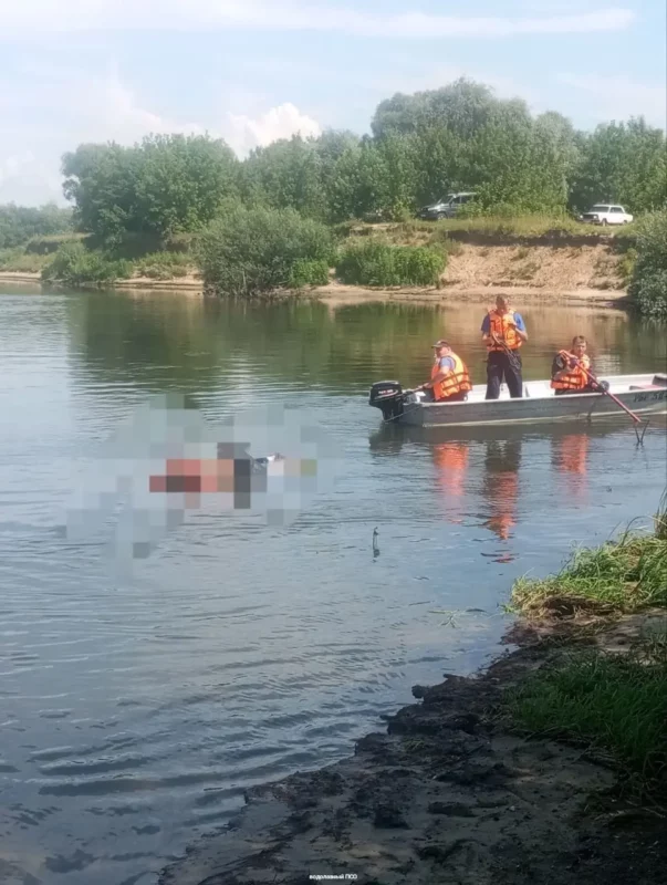 В реке под Брянском водолазы обнаружили труп неизвестного мужчины