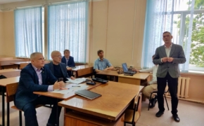 «Работа, зарплата, учёба – всё вместе»: продолжается подготовка высококвалифицированных кадров для брянского промышленного холдинга