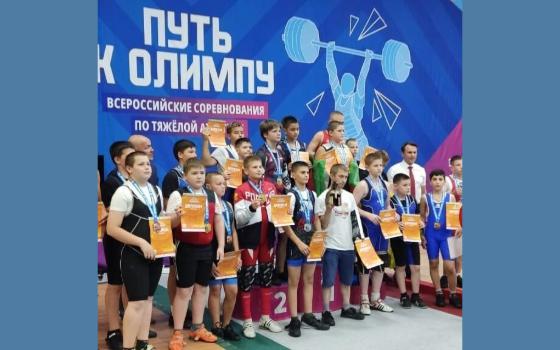 Брянские тяжелоатлеты завоевали три награды на турнире в Москве 