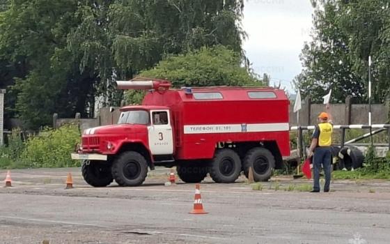 Брянские спасатели состязались в скоростному маневрированию на автоцистернах