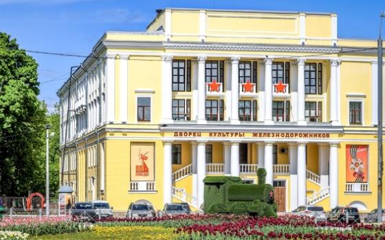 В Фокинском районе Брянска перекроют парковку из-за выставки техники
