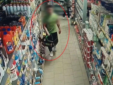 Кражу товаров из магазина по горячим следам раскрыли полицейские в Брянске
