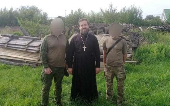 Священники и прихожане брянских храмов передали гуманитарную помощь военным