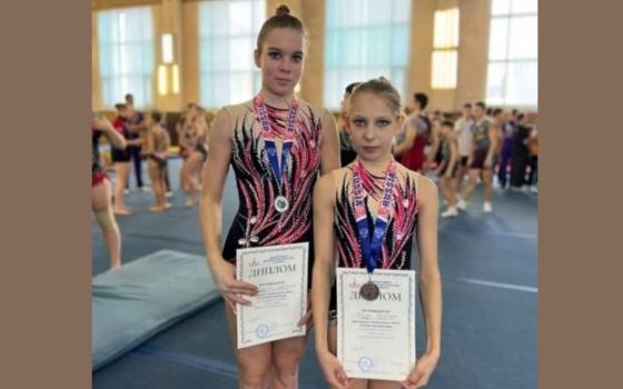 Брянские акробатки получили спортивное звание