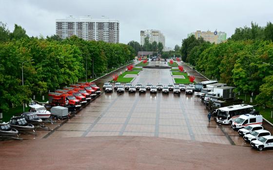 Министр МЧС России передал брянским спасателям новую технику