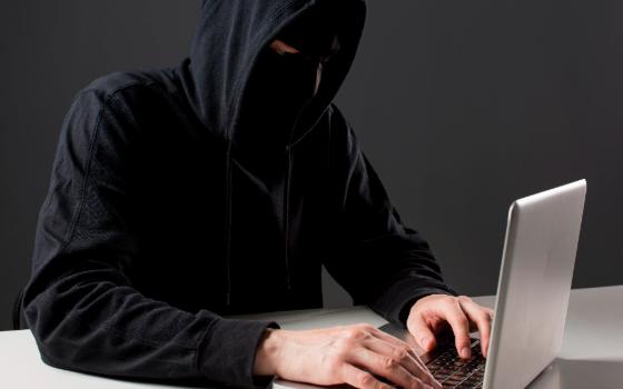 Лжеэксперты по инвестициям похитили свыше миллиона рублей у двух брянцев