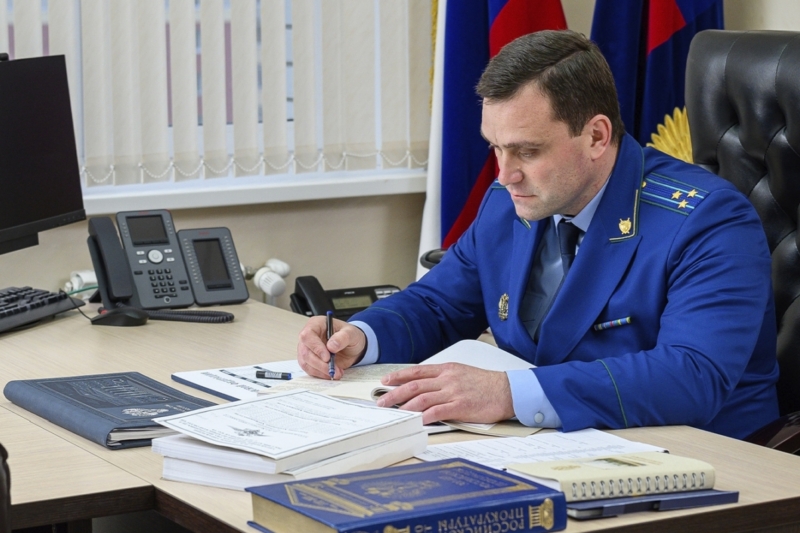 Бывшего полицейского из Севска обвинили в фальсификации доказательств и сбыте наркотиков 